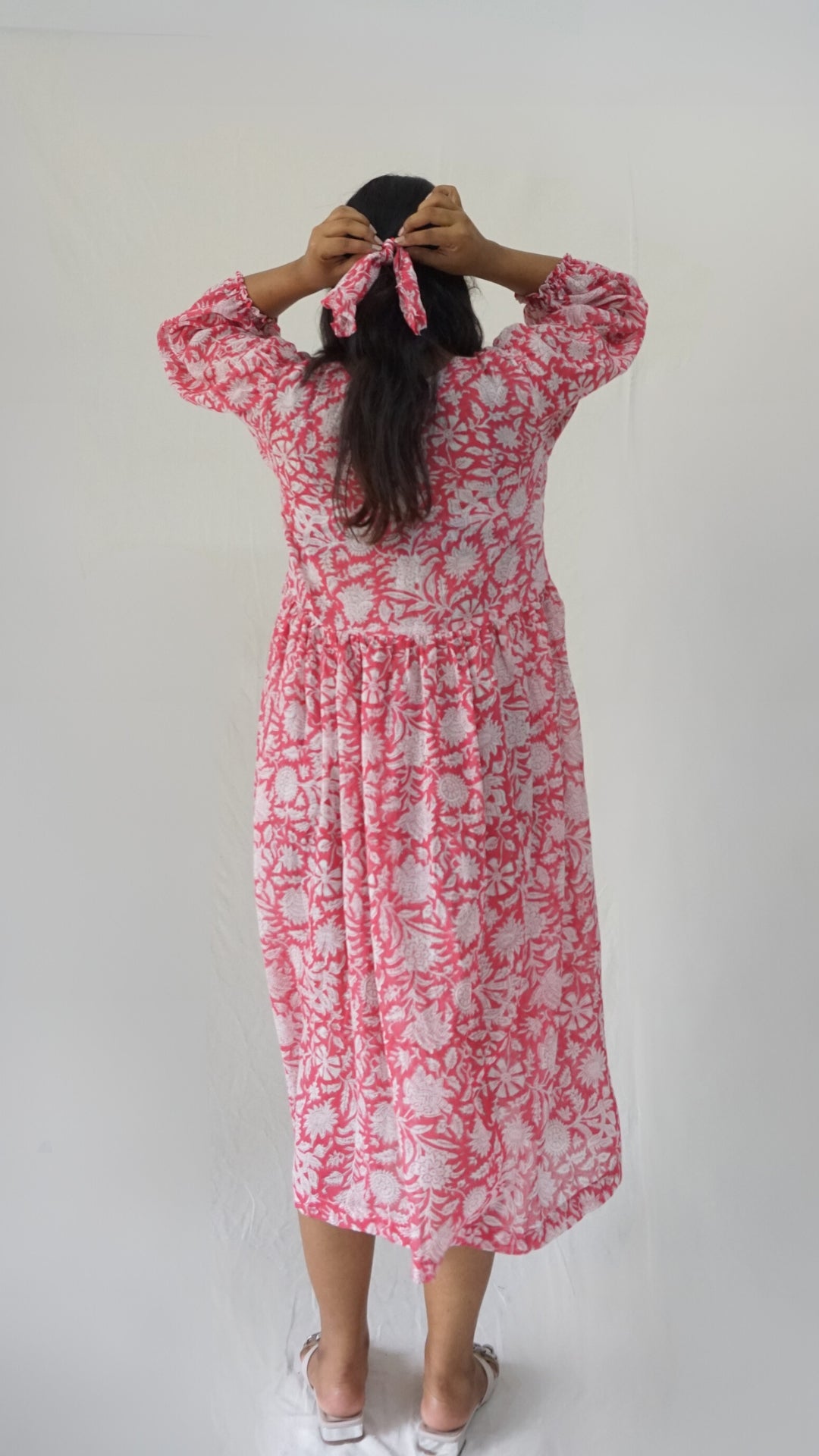 Gulizar pink midi dress