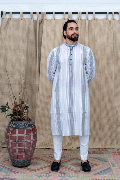 Ahsaas Embroidered Kurta